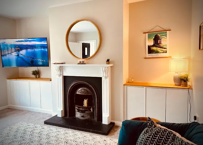Waterfoot House